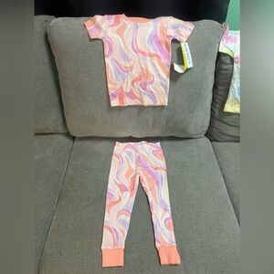 Kids 2 piece Carter’s new 2t multi color leggings (joggers) & tshirt